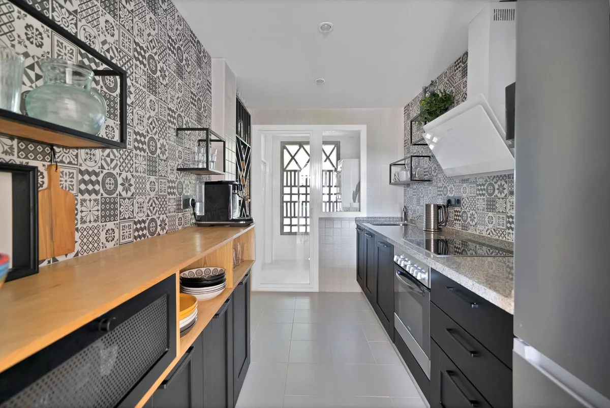 b93e91ef-7f3d-45ee-a26e-9b514a1bb39d