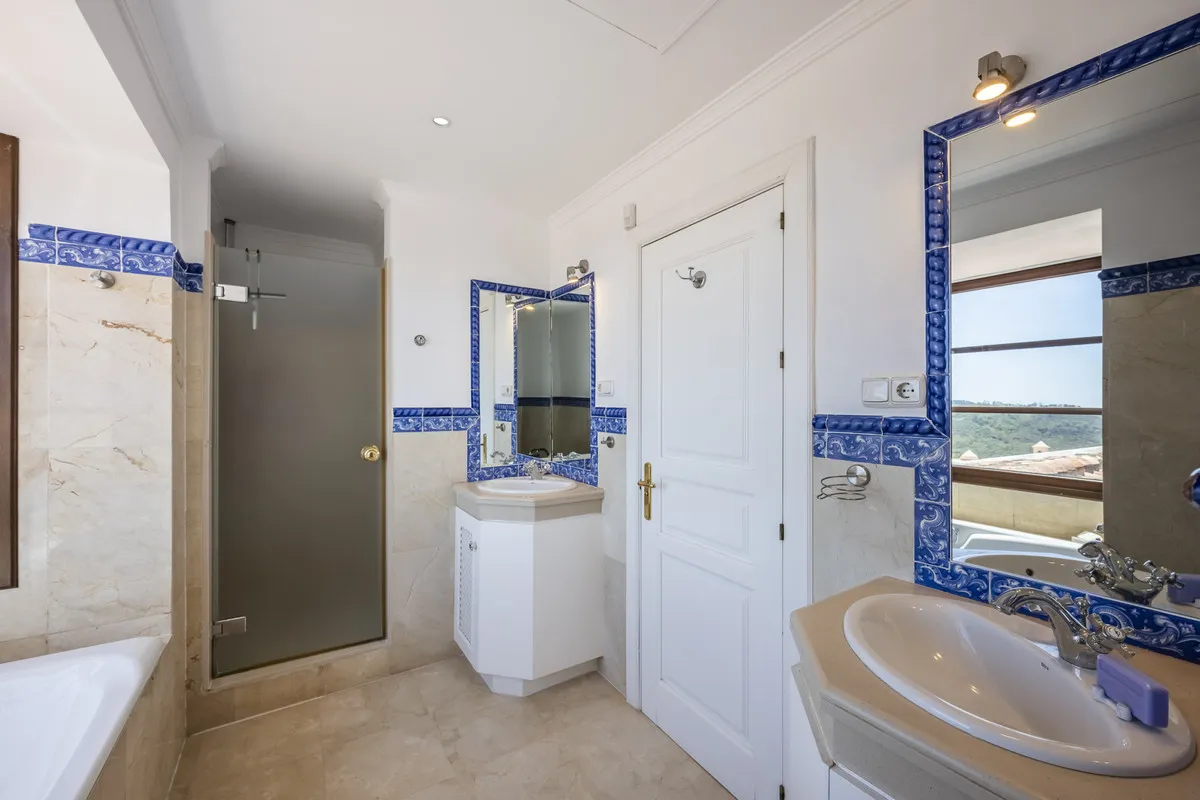 43db892b-f0b4-43f1-aefc-ef3879ebcb19