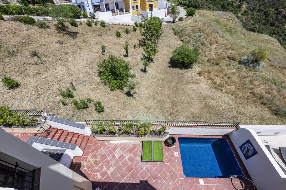 4a8d4985-a4ea-490b-a995-62be8e865703