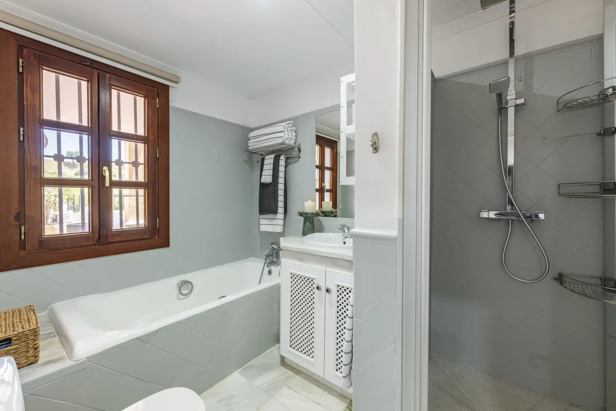 77635bfa-2c00-410c-bc65-4a8fe40ae542