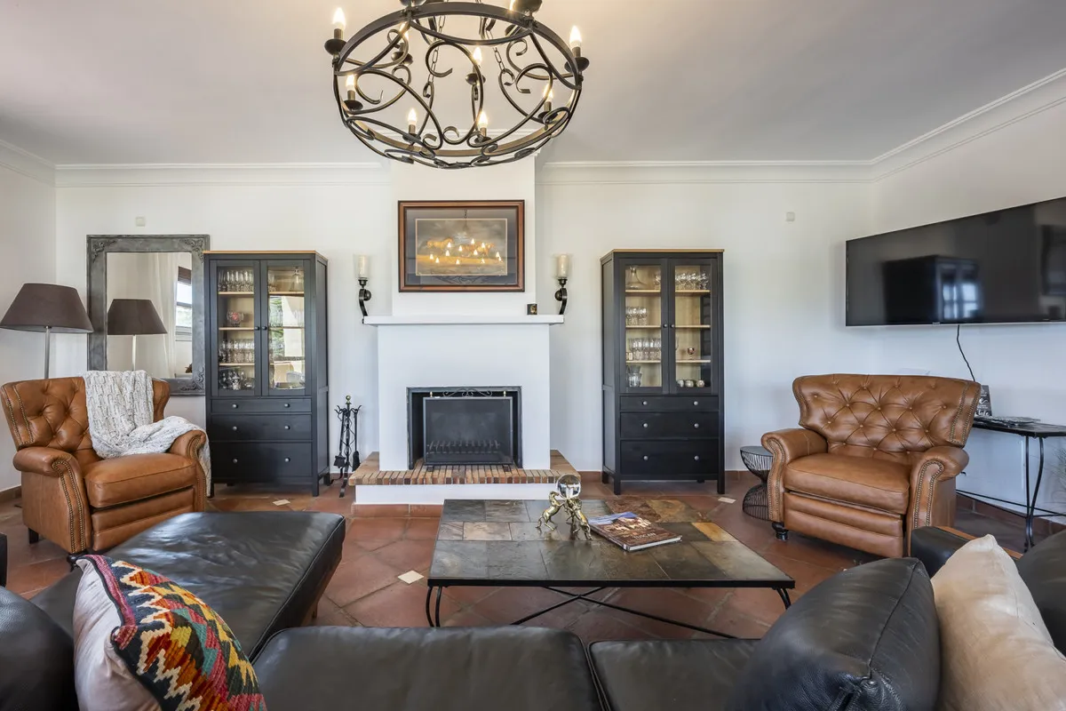 8d5c5dbc-d1b0-4ba1-9e02-bf5fa18b2f27