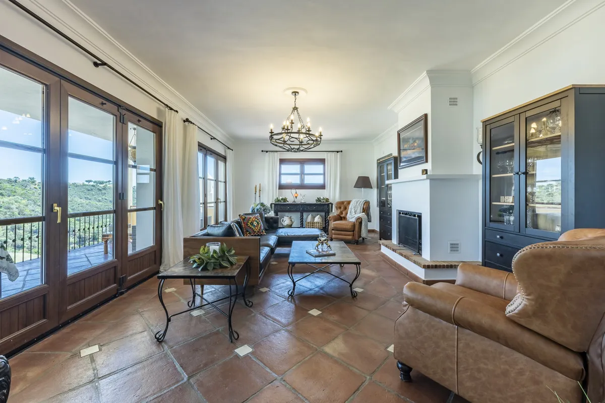 af9c6141-0245-47c0-b2a3-9bce9e53986d