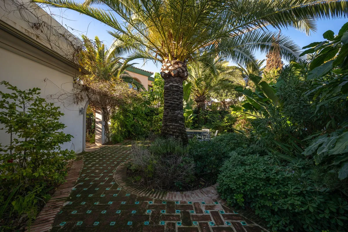 0c78aae1-f32a-494e-a7e1-428b1e8b6dc7