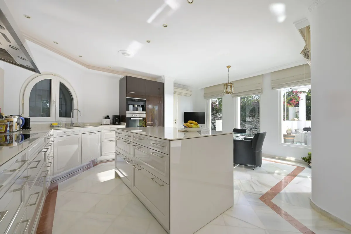 6ab37bf3-ecbb-4693-bb95-eacd5de0755a