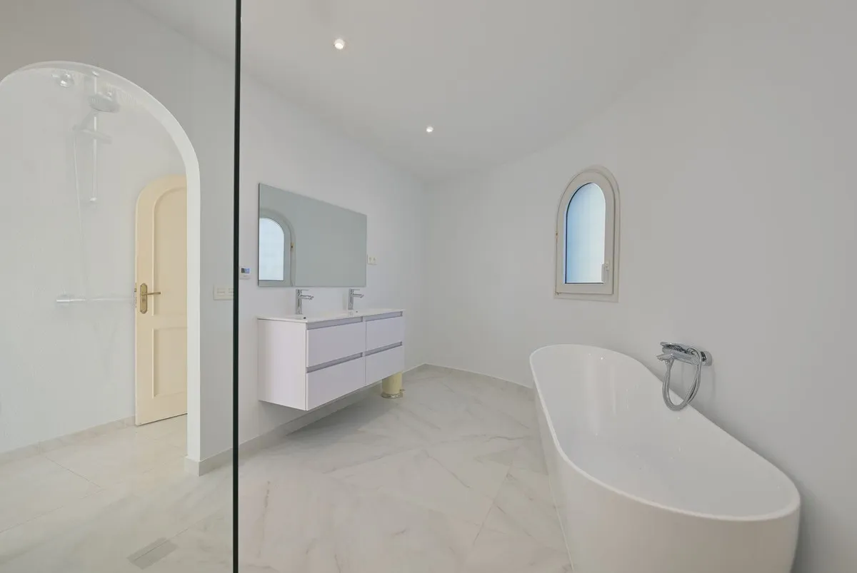 6b581c3b-ec78-46b5-aa02-09cbbc3c7c94