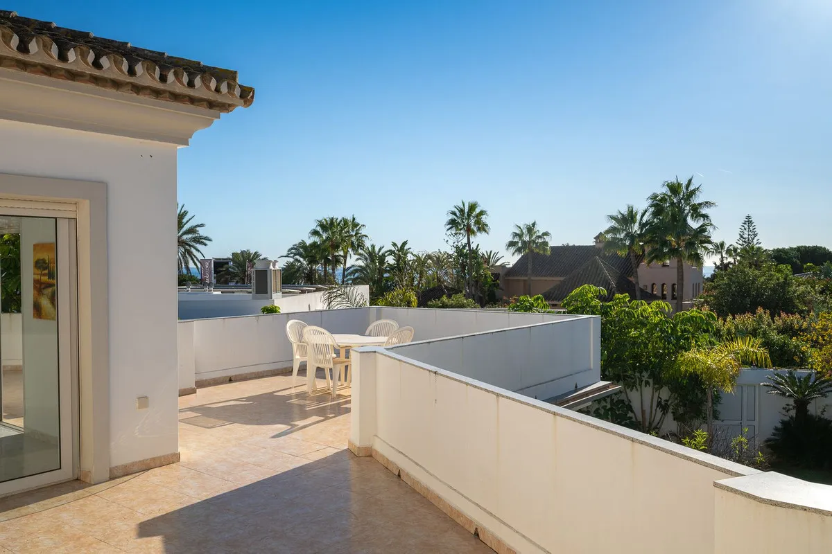 71b412d1-cd32-43aa-bd67-b3b61e46c2ad