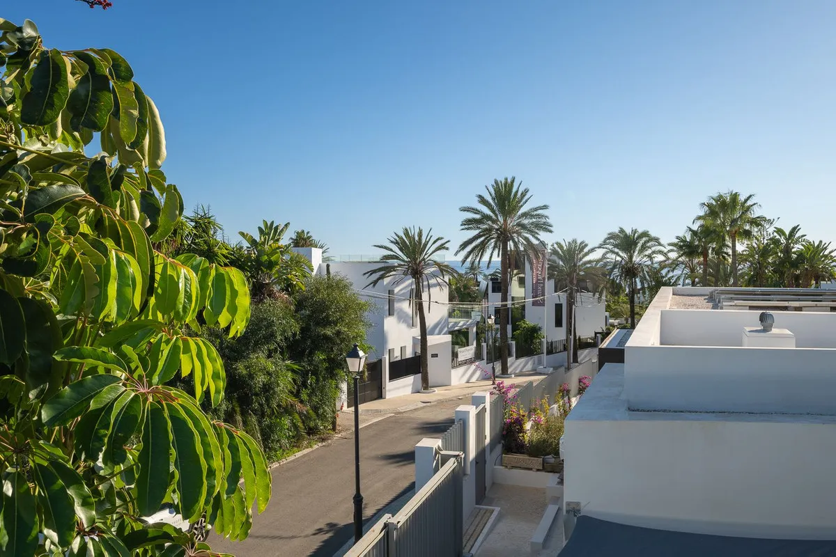 7d699855-7d51-42b9-8b65-c4a744e1647f