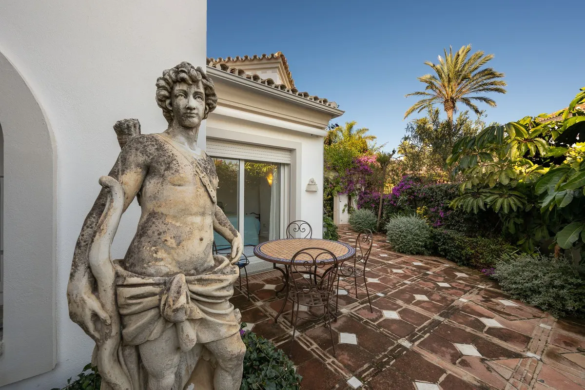 ccb2c099-5c88-4edc-a64c-e6c55f19e544