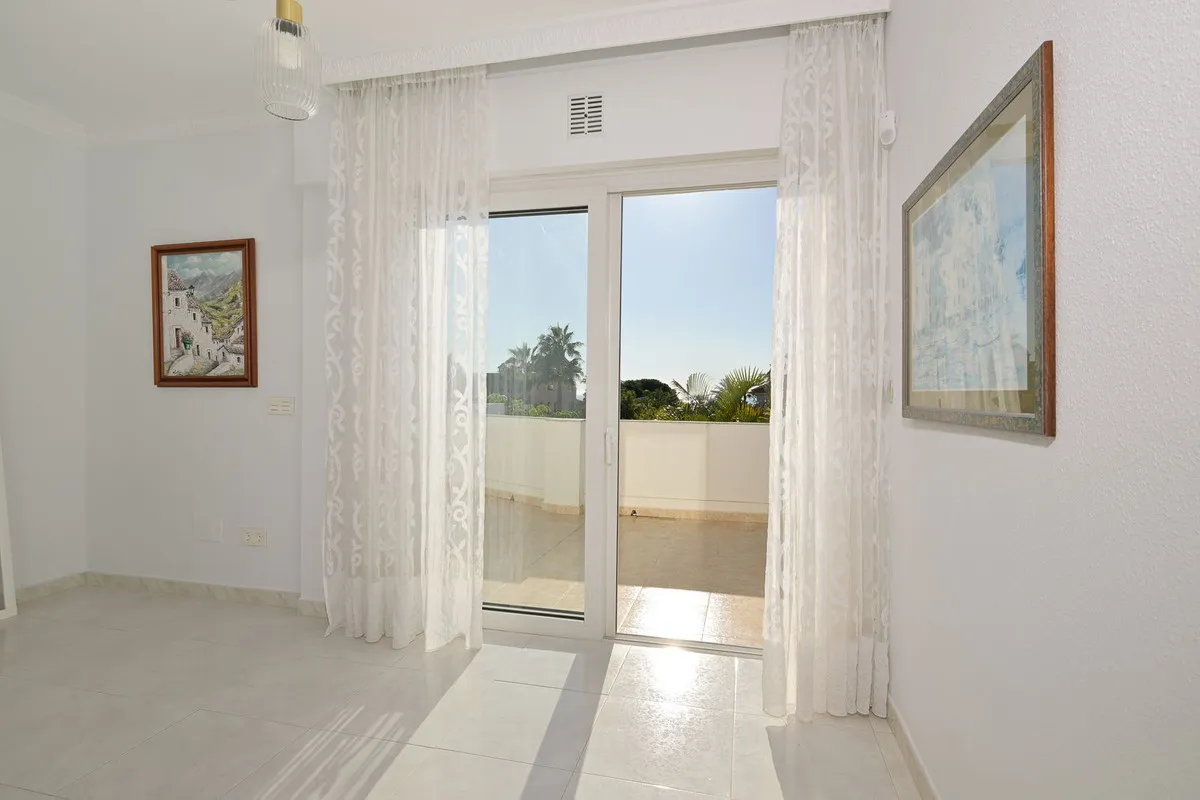 cce79d1e-3aa4-4846-8034-5c24483f7ece