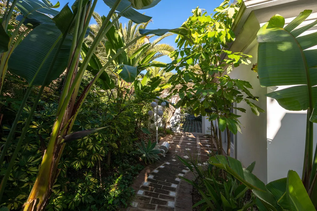 ee596602-fb92-4069-9903-7db917a5cd96