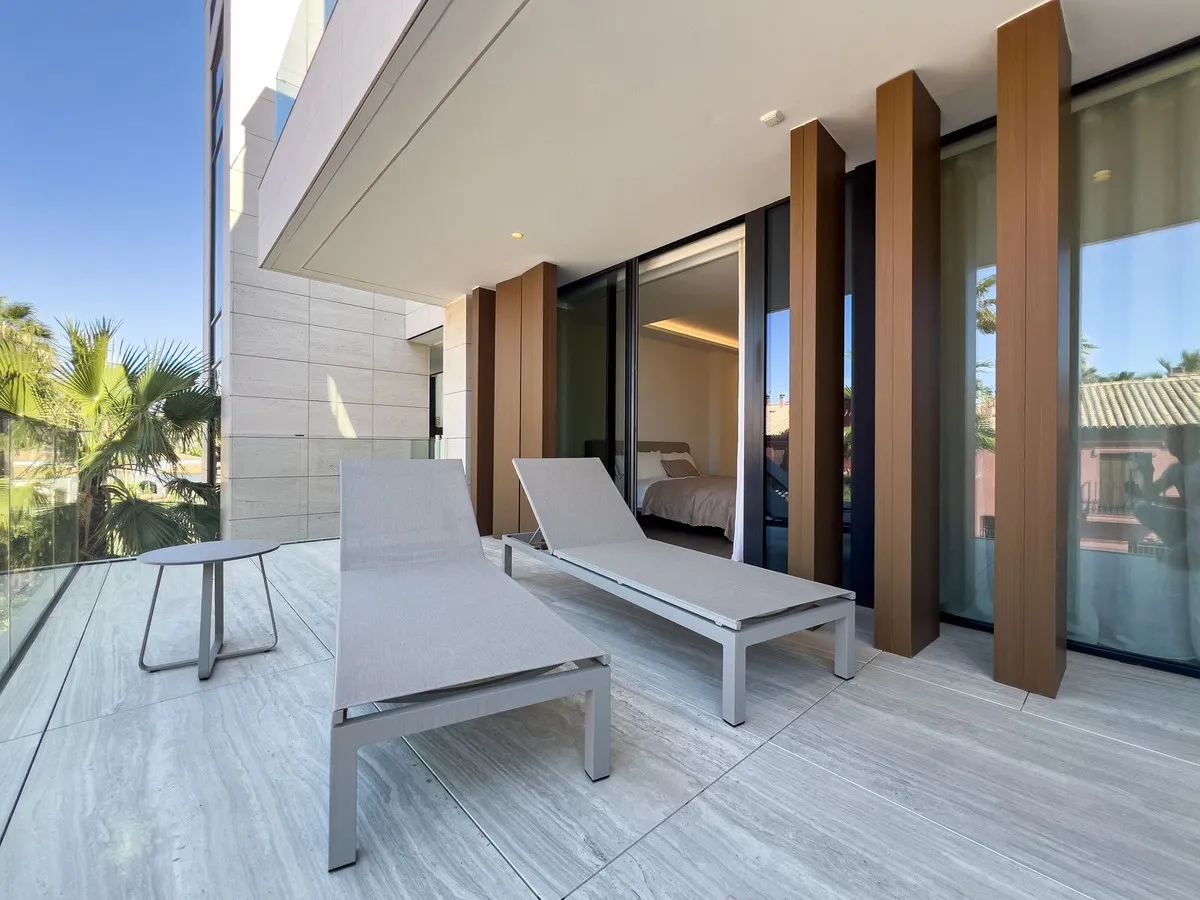 82ee3e34-6af4-435f-a11e-199da9ca8334