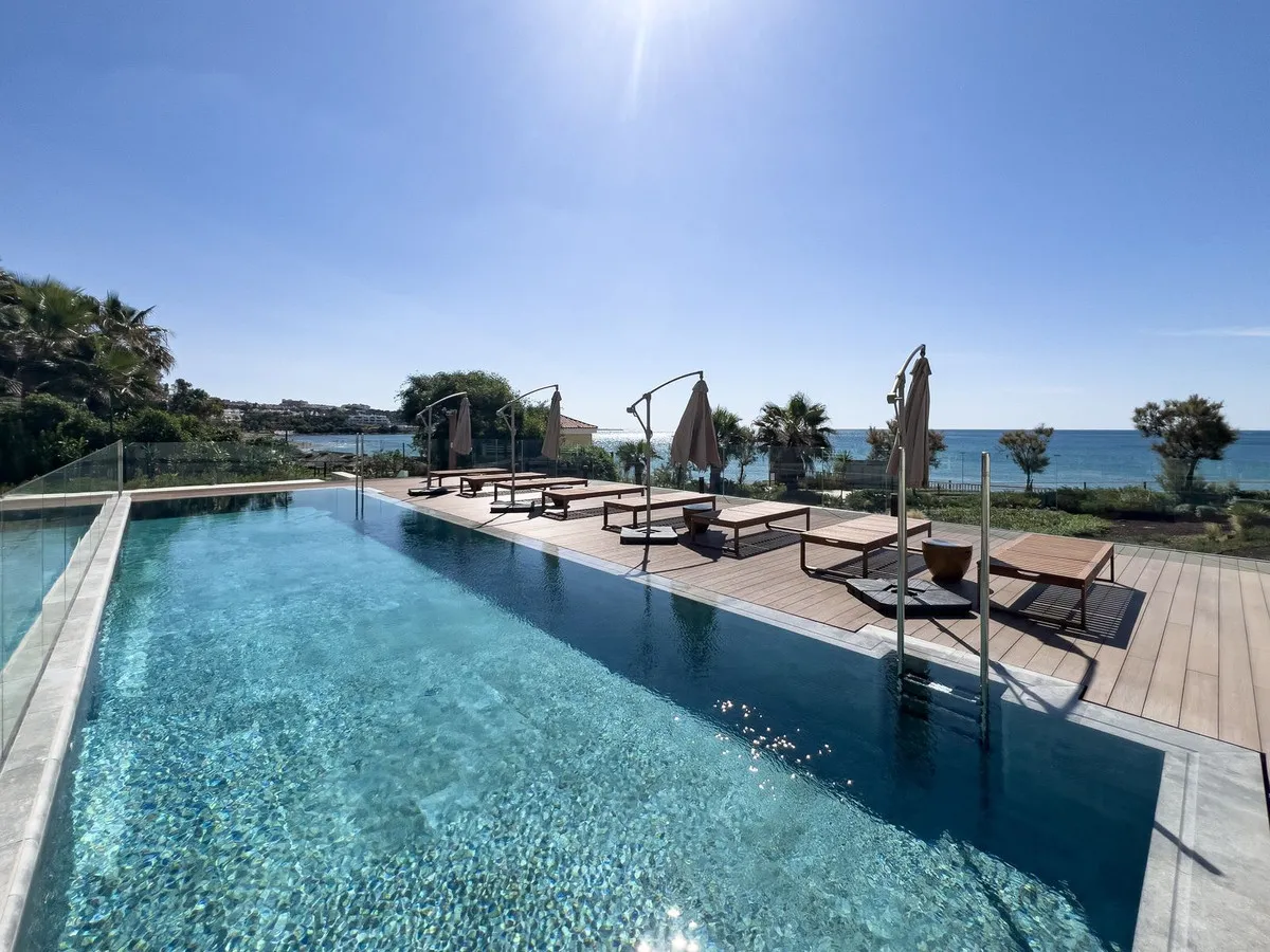 e725af1a-8e0d-47b0-8d93-738ce028c5fb