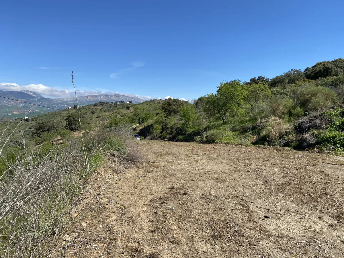 901711dd-f98e-41b8-bb11-a74e9d8c25e7