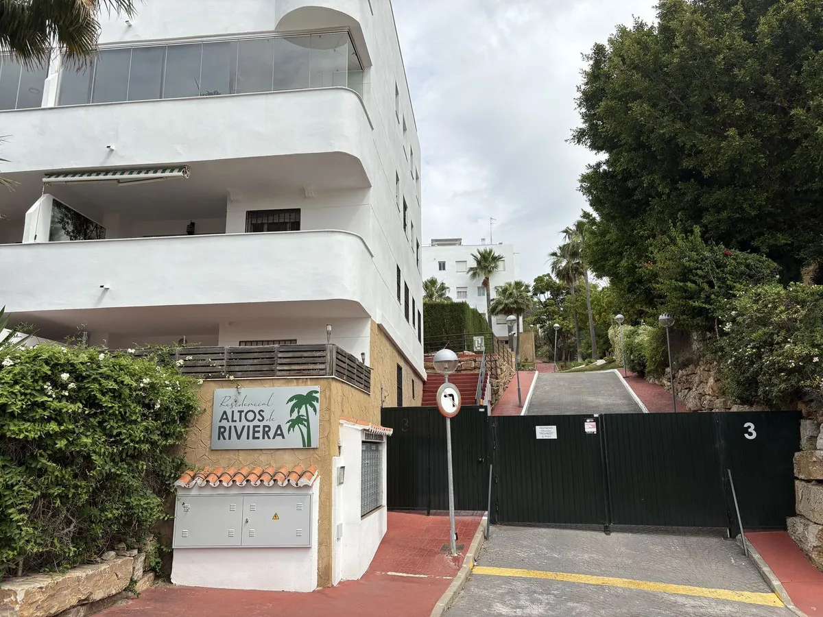 9b7695f2-ac44-4b61-a27c-44594a691dd2