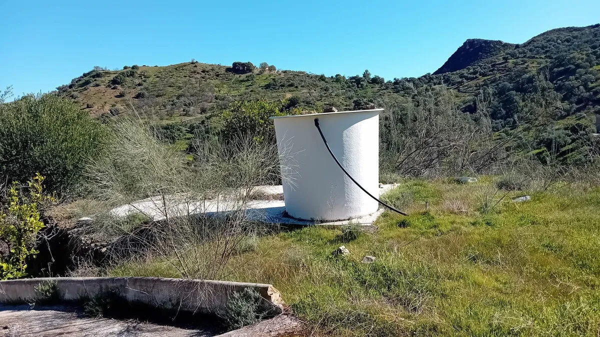 f12cca9b-6ec4-4eca-aea3-4a8e293811fd