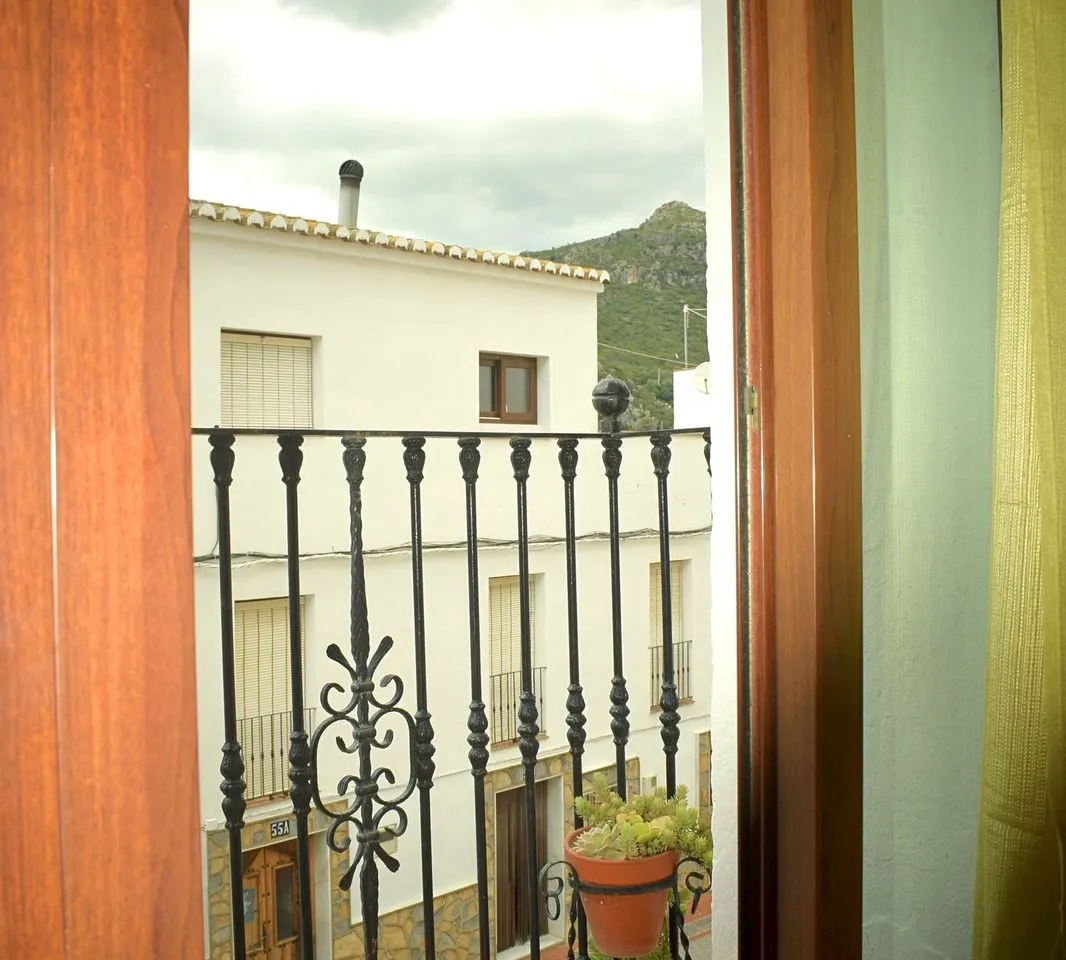 e0932822-1231-4550-9bb3-7f93f6ac34e7