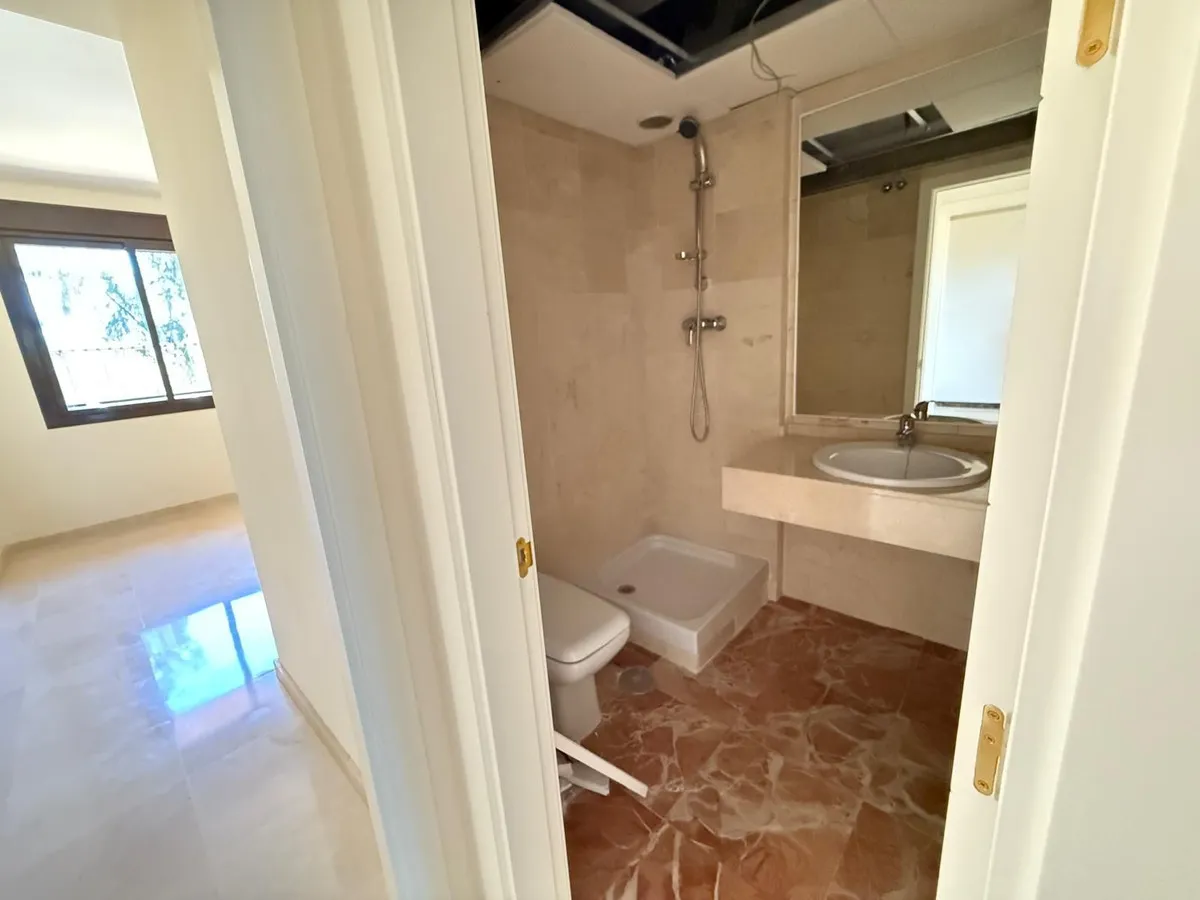 c8cc0943-2251-4b06-9733-64dab0aada58