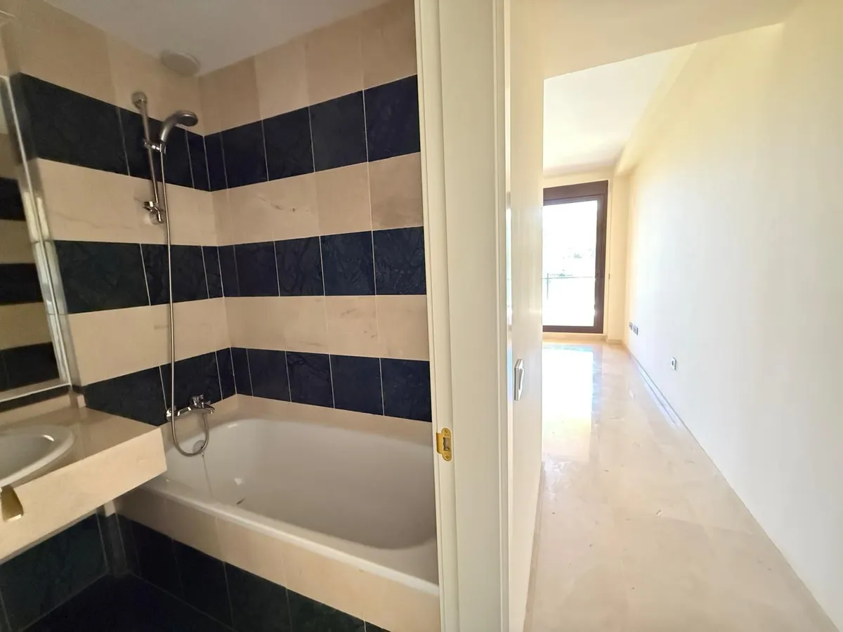 e03294f6-4efa-40f6-8cf5-bb67b4aa7381