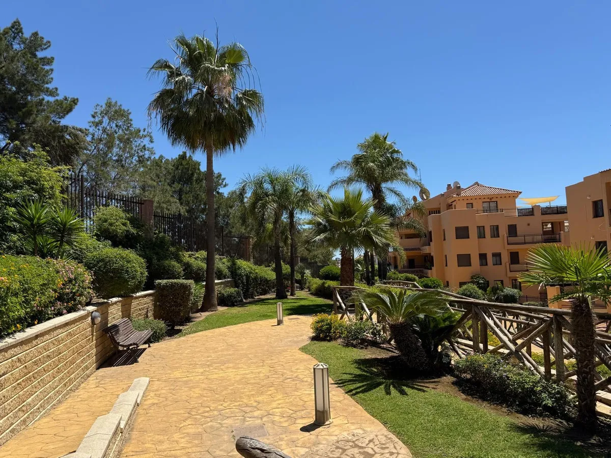 f1afb43d-6fe2-404e-97b5-d20348cf3476