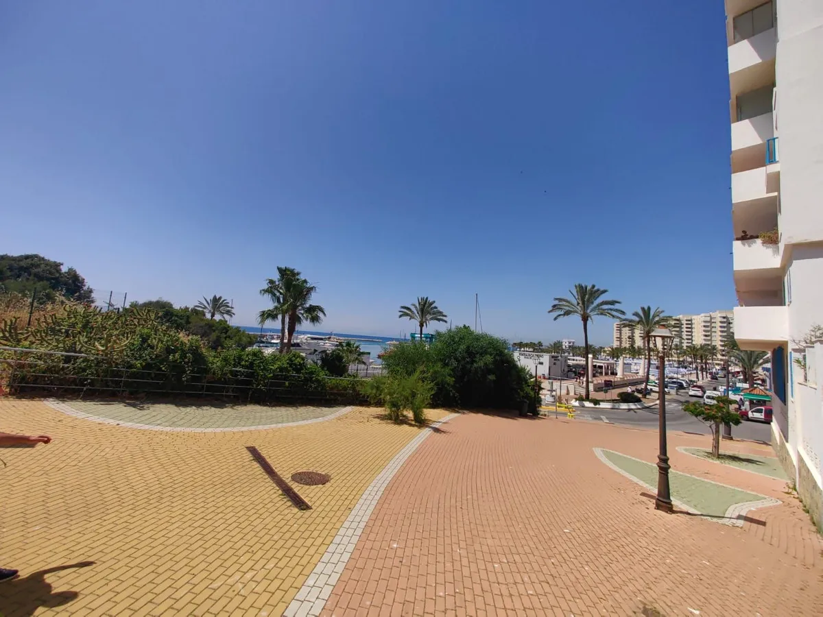 e2c732e5-34af-46c5-8787-4189a73484b9