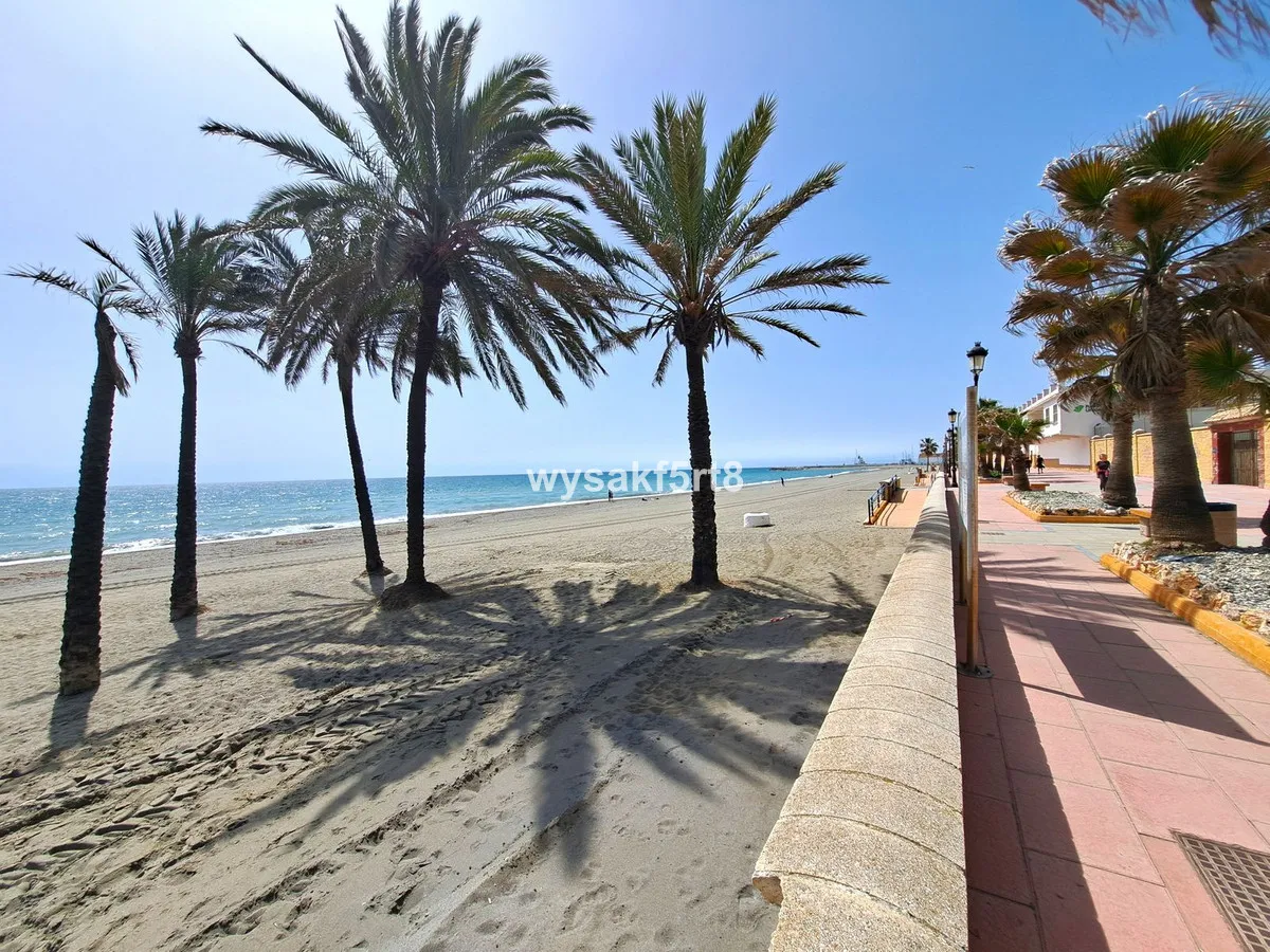 5ca681d3-434b-4bf7-8a55-a9a5c97eb4e6