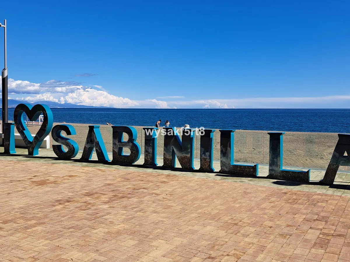 Beachfront Haven Apartment in San Luis de Sabinillas