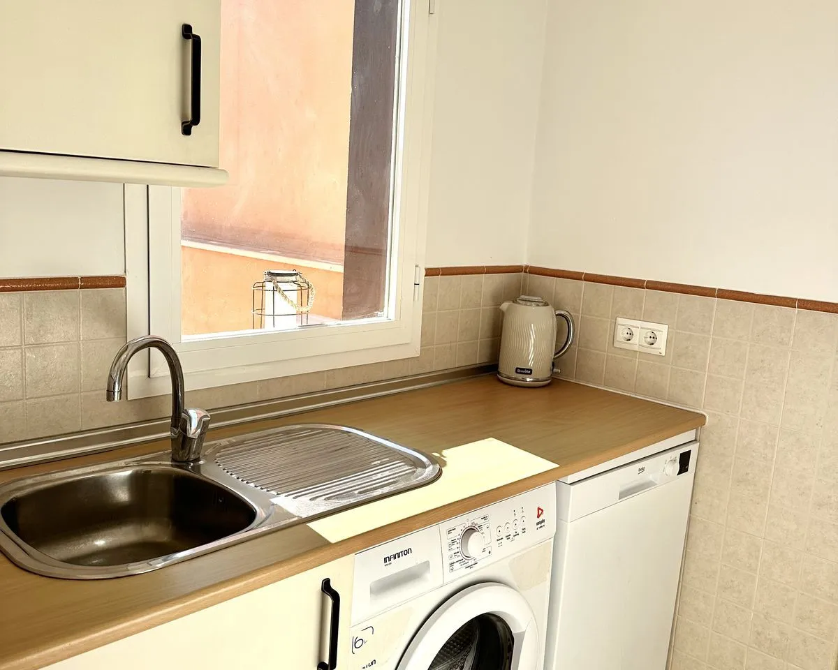 74b551fa-422d-48dd-ad7a-ec0a7c39752b