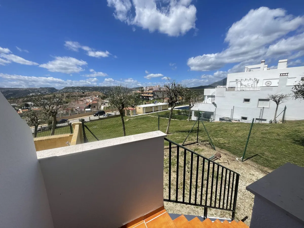 4bb16102-7496-4ffb-b830-146649018f8f