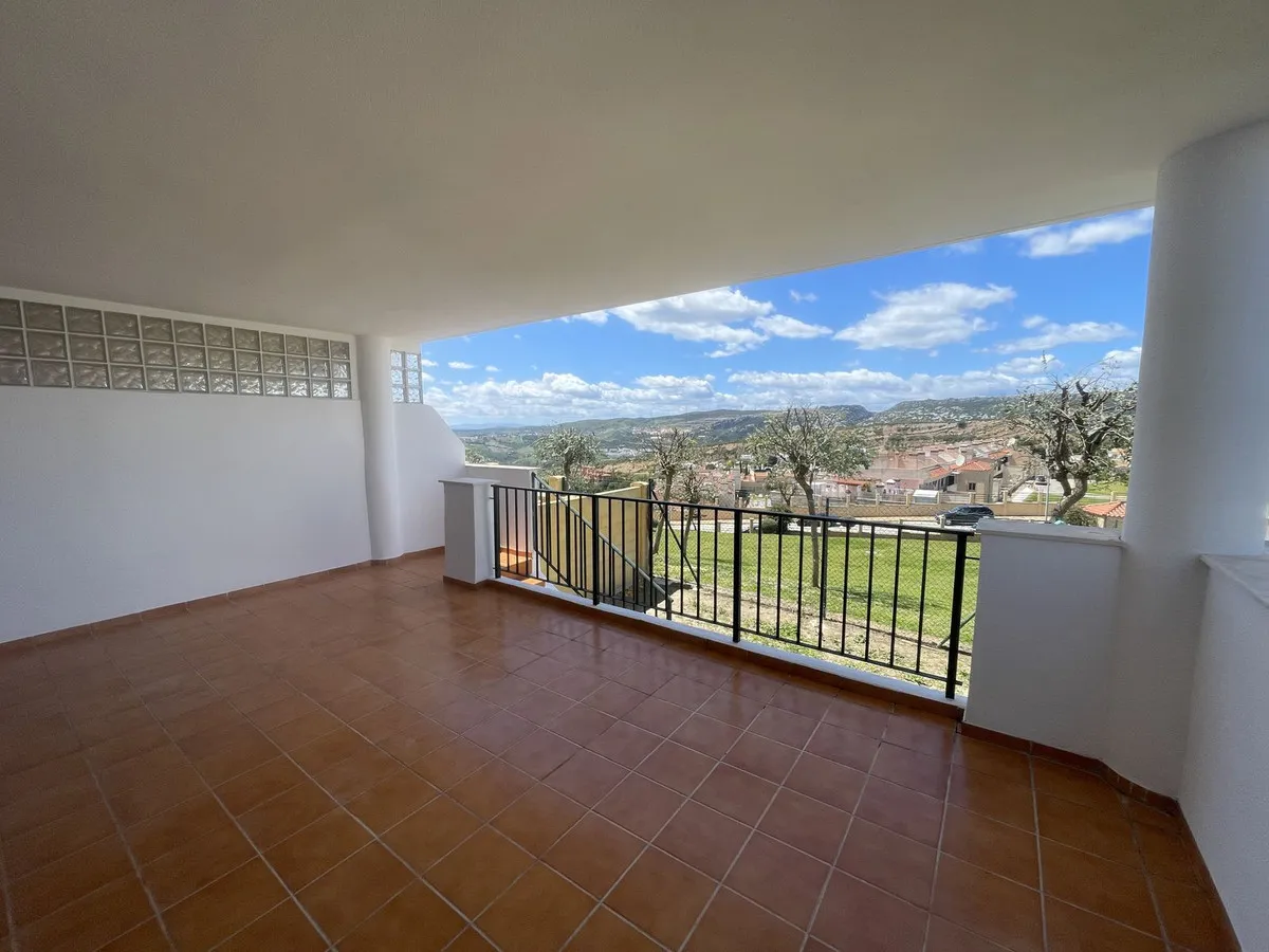 c02eb932-6936-469c-9a60-18a283533f5f