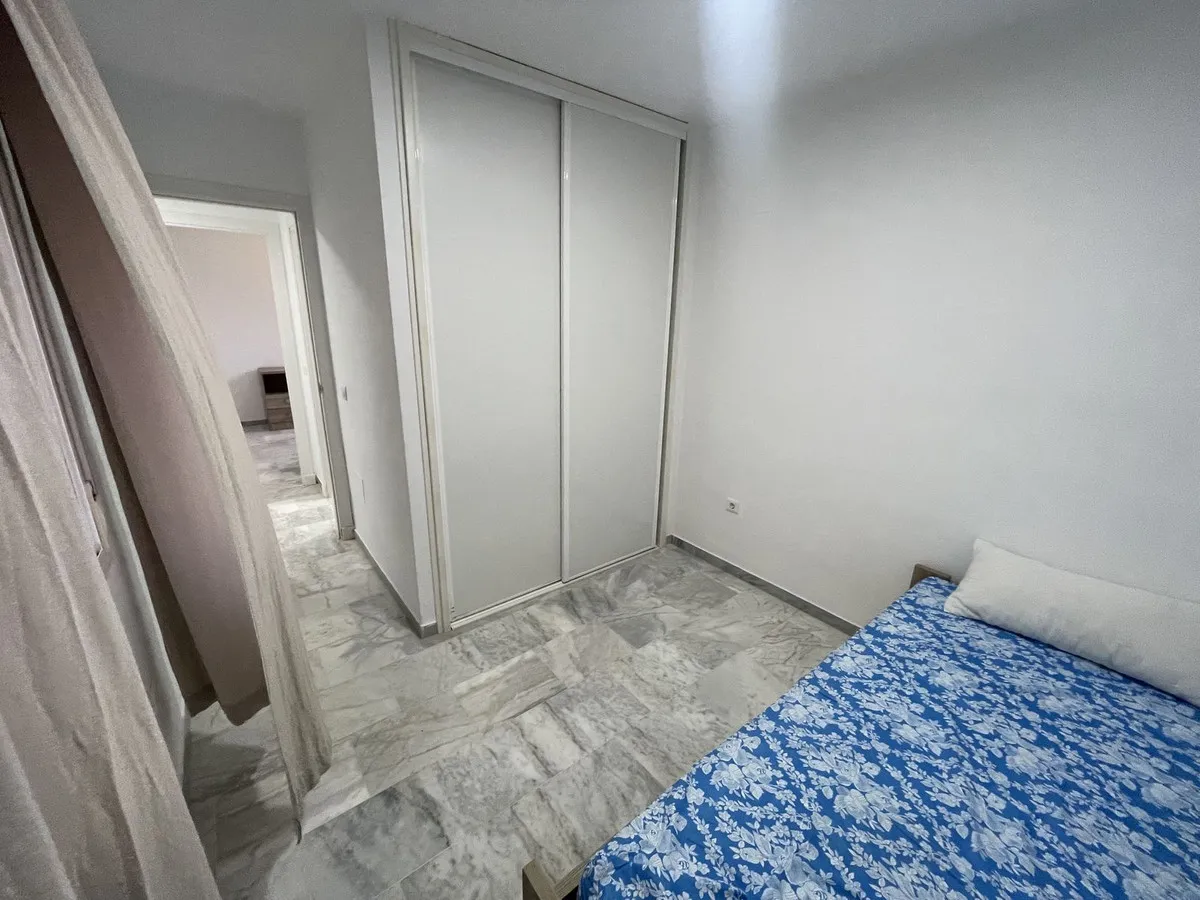 cd5ae330-1b5b-48f9-8d9c-8a2553f43c01