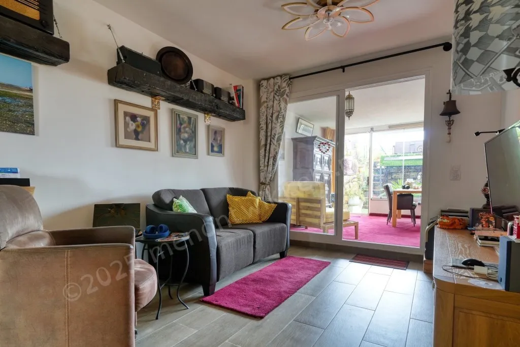 547c4f6b-b1d5-4589-9498-ce74d124f496