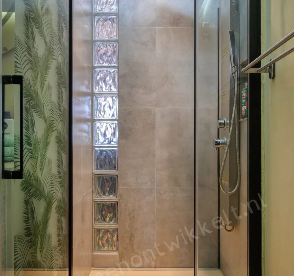 e6b24f65-9094-474e-932c-f6b4d43766ce