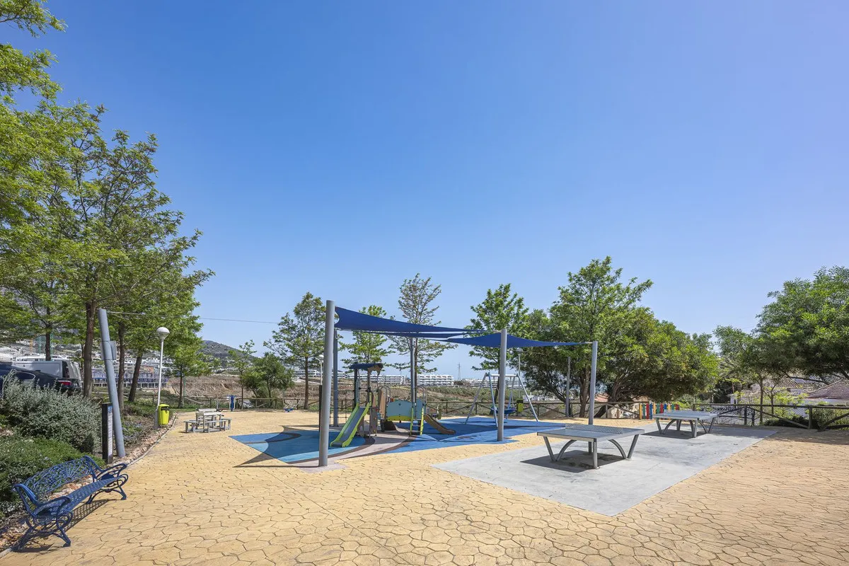 1c7f81d9-07fb-4a18-8cd6-a8cc76228007