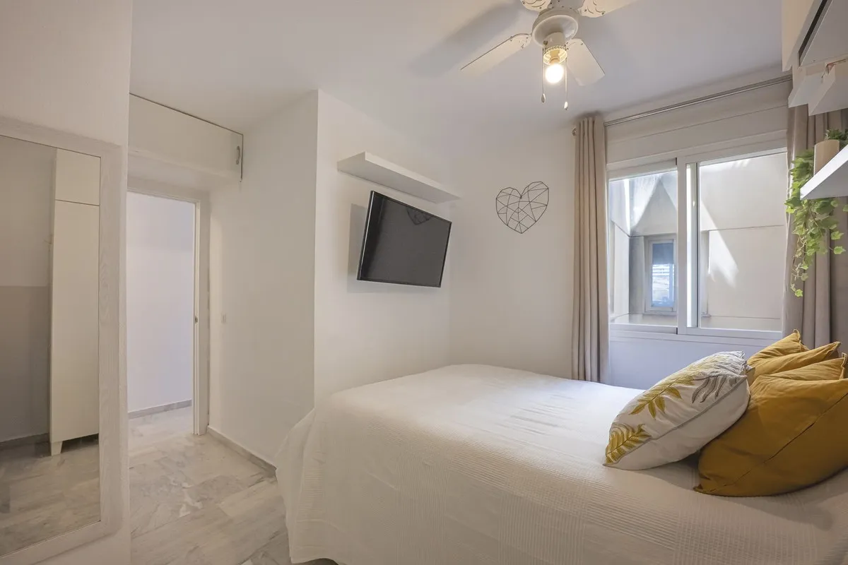 e77c0325-7af2-46c6-92c5-64a9b425bda3