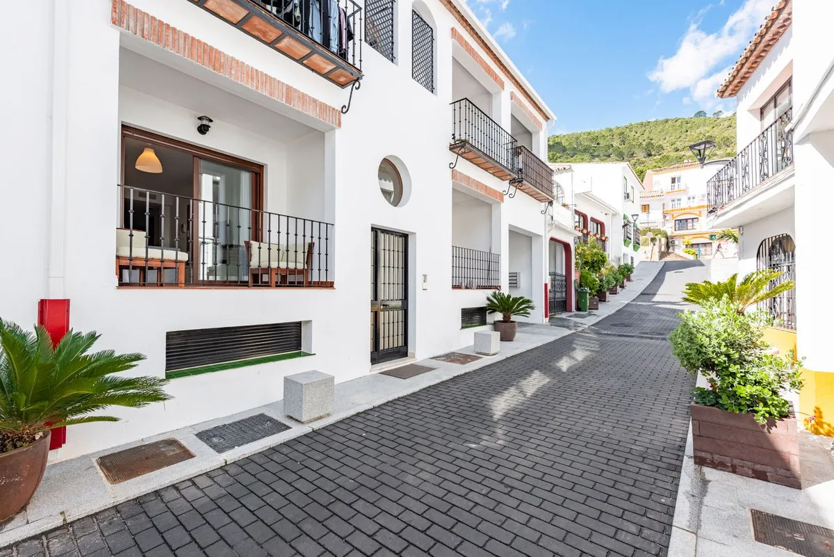 2a5957b0-4143-4ff8-bd8a-5a82d5bcb7df