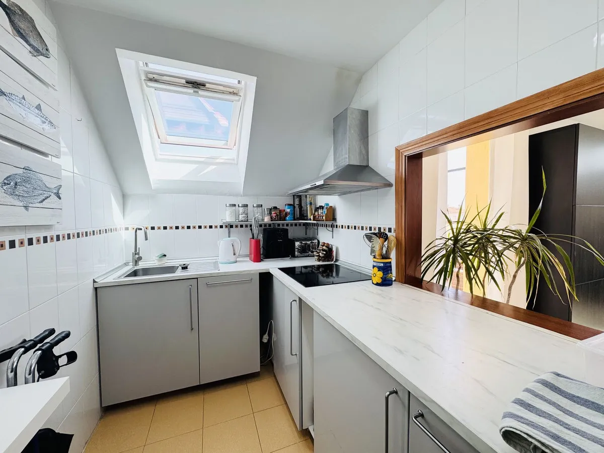 b6c18657-5873-42db-89db-7ee52edba6ba