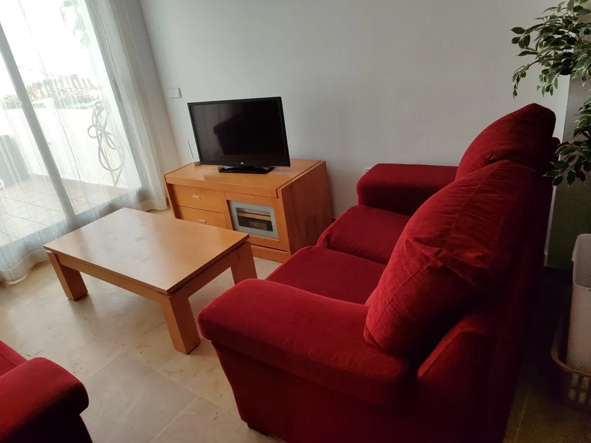 b5f0e38c-24a2-4bba-a51d-32eeaef44233