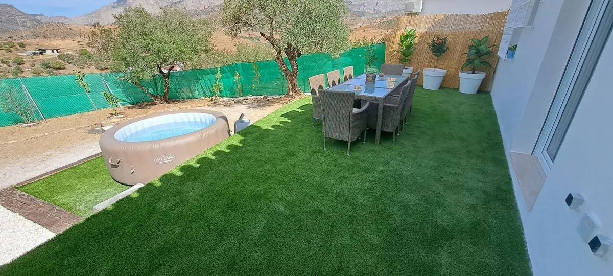 2aad54e4-0337-4dc7-bfa2-e375a88f4e26