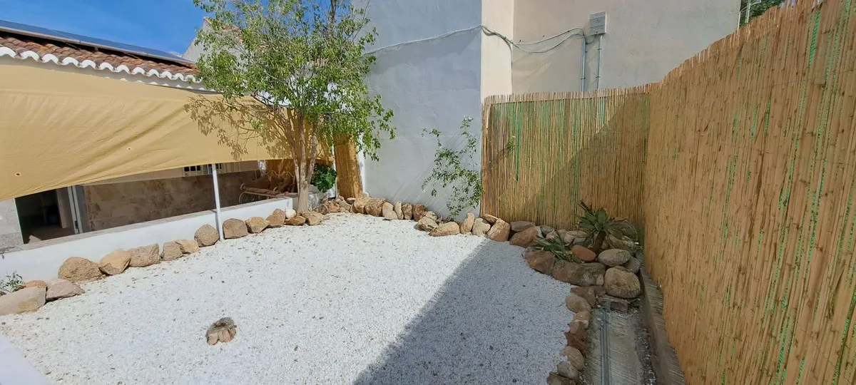 c9458f8c-78c9-480c-84c9-4e945fcb3197