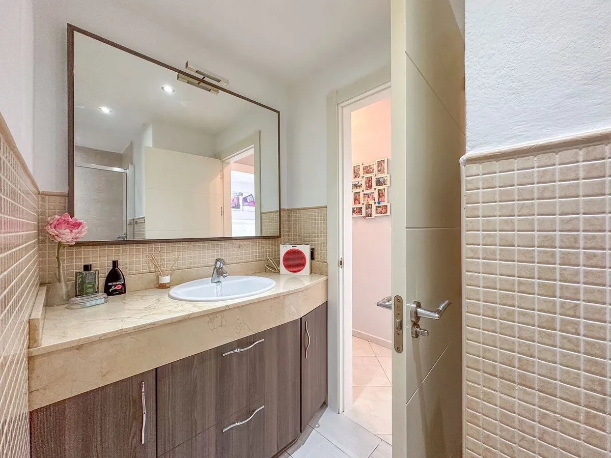 7efceffe-92bf-4acd-8aaf-7e37a93ef760