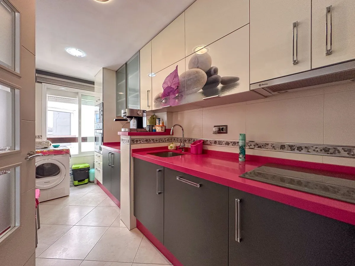 b3e7c859-7f35-4b25-bbed-c28153fd3eda