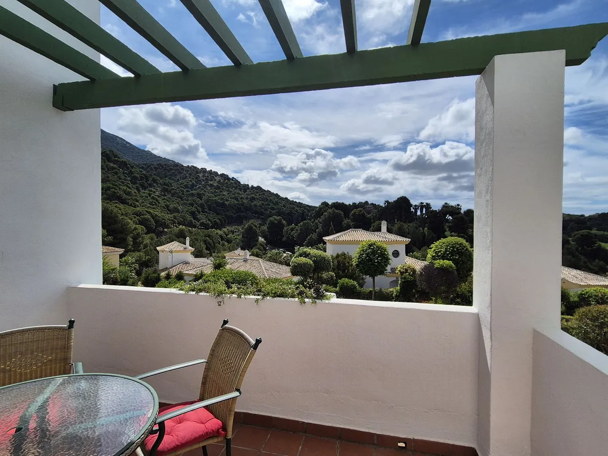 4c9b300a-15d1-4d35-8cc1-bde9b787679c