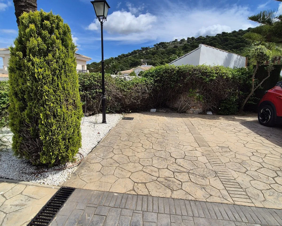 63037b14-4083-4dda-97ae-090fdd801a4f