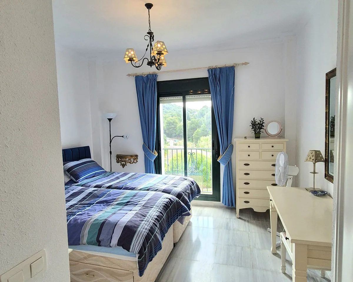 f02c5083-1fe0-4905-8f4c-f5dc16895f94