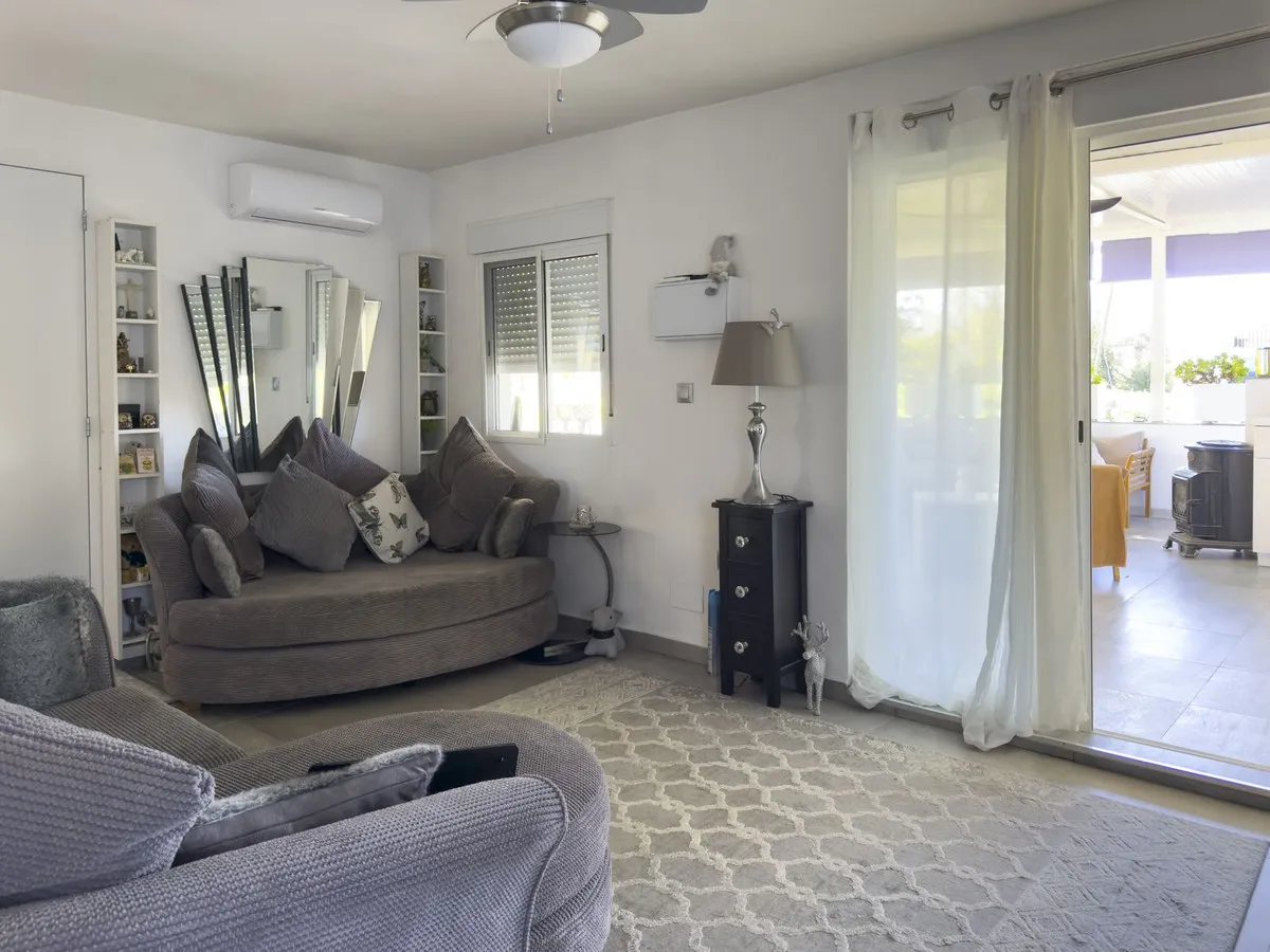 0927de28-b37a-4d89-b102-1c56fa9156fd