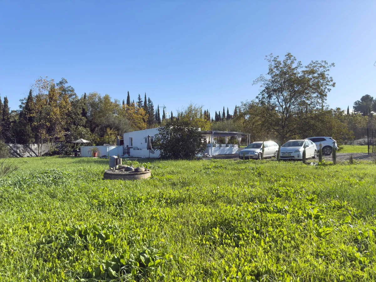 607e639a-4411-465c-b104-29ef226d08a2