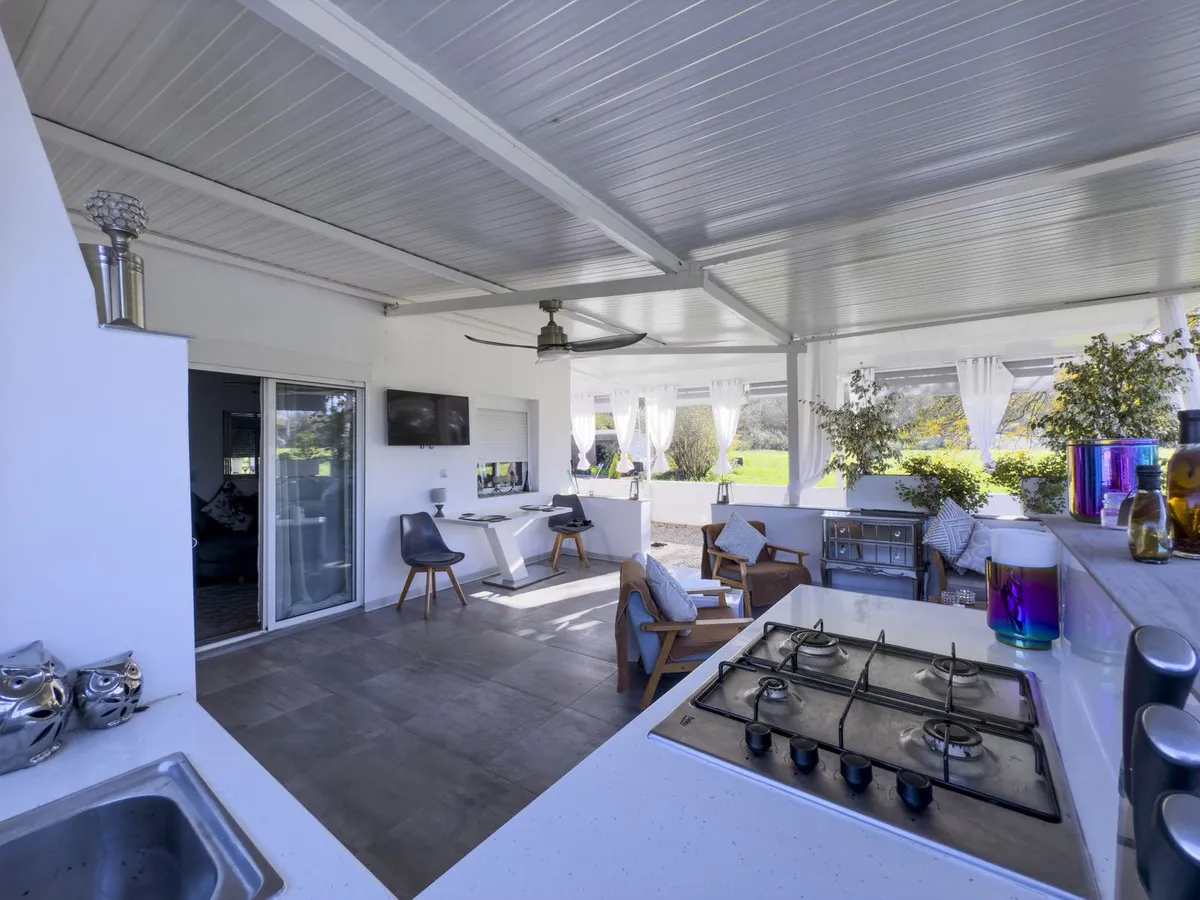 8e8a5442-5791-47ab-922f-050b8d631903