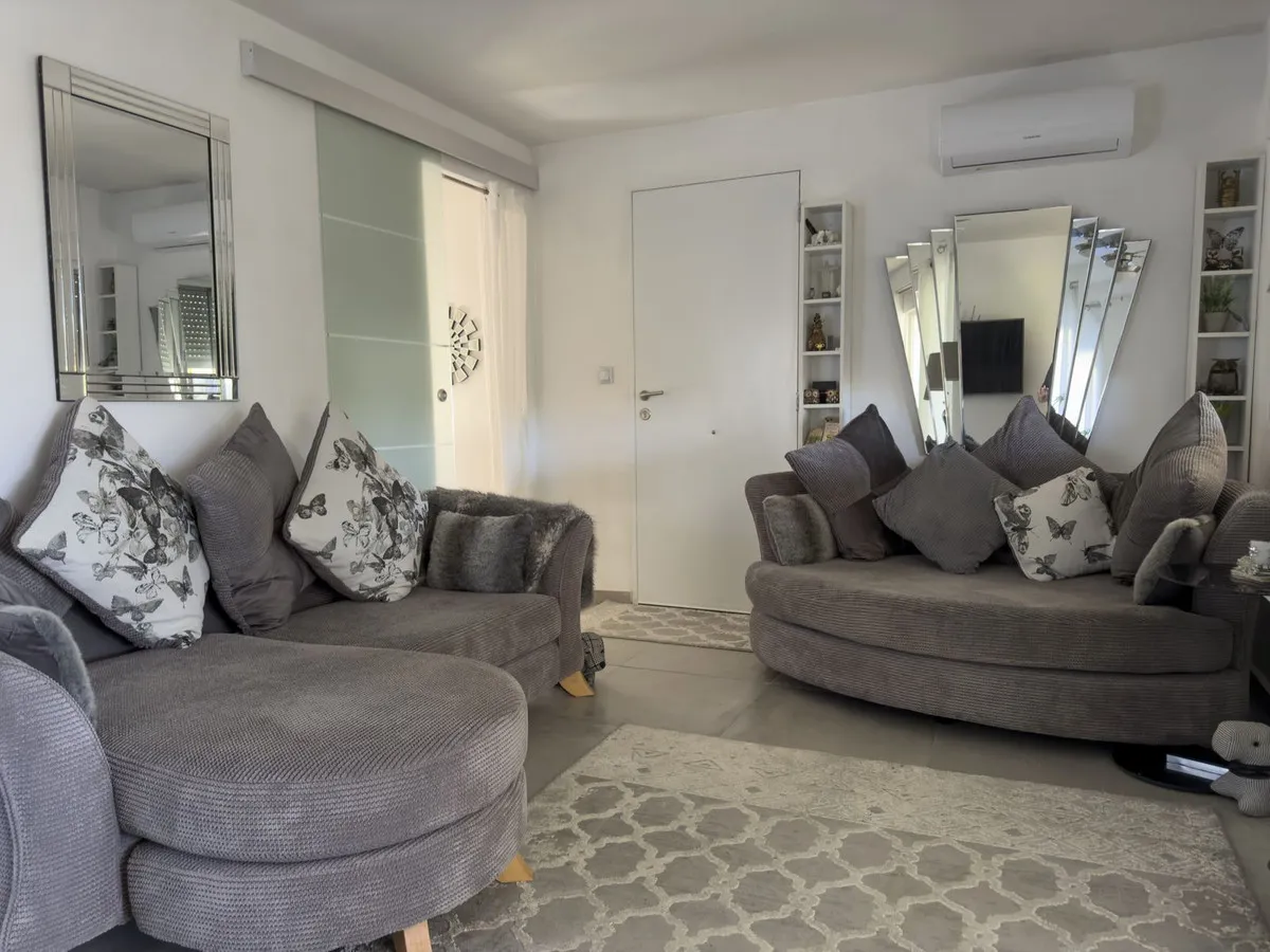 ee63831d-a884-488f-90ba-246893f54b78