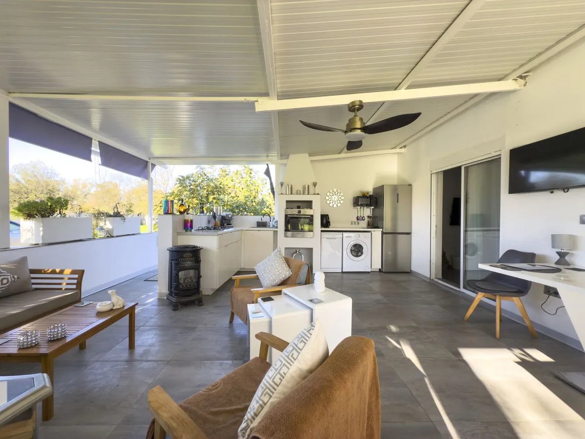 ef352475-4470-47ab-ac6d-c8a3a606c6a0