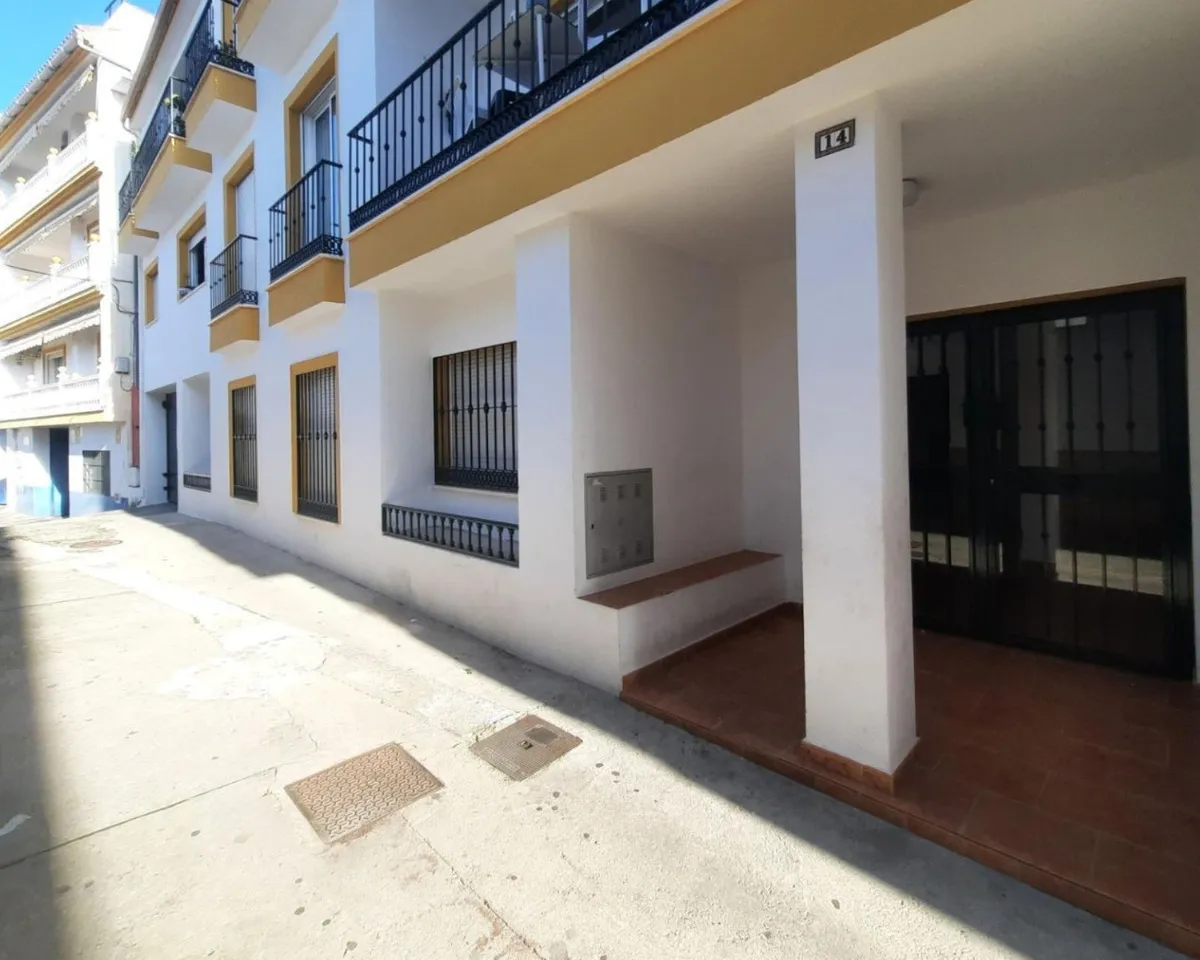 04f91695-cdf4-49e9-86a4-2be64af993c6